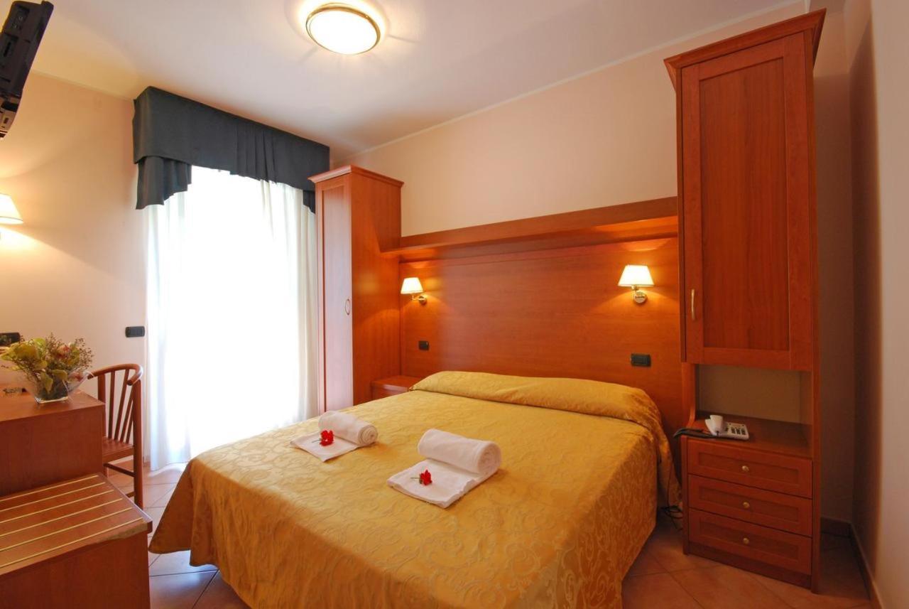 Hotel Jole Cesenatico Kültér fotó