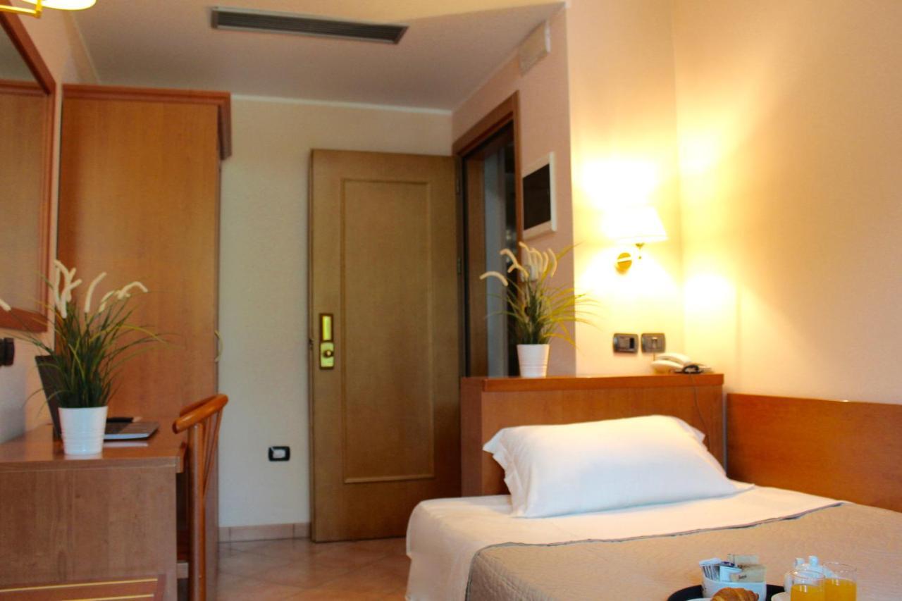 Hotel Jole Cesenatico Kültér fotó